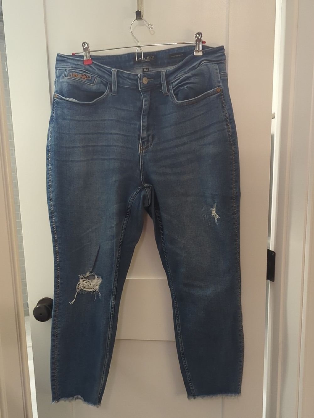 Judy Blue Distressed Medium Blue Ankle Jeans